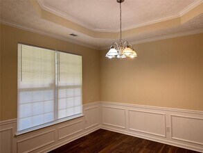 5736 Lakeside Dr in Union City, GA - Building Photo - Building Photo