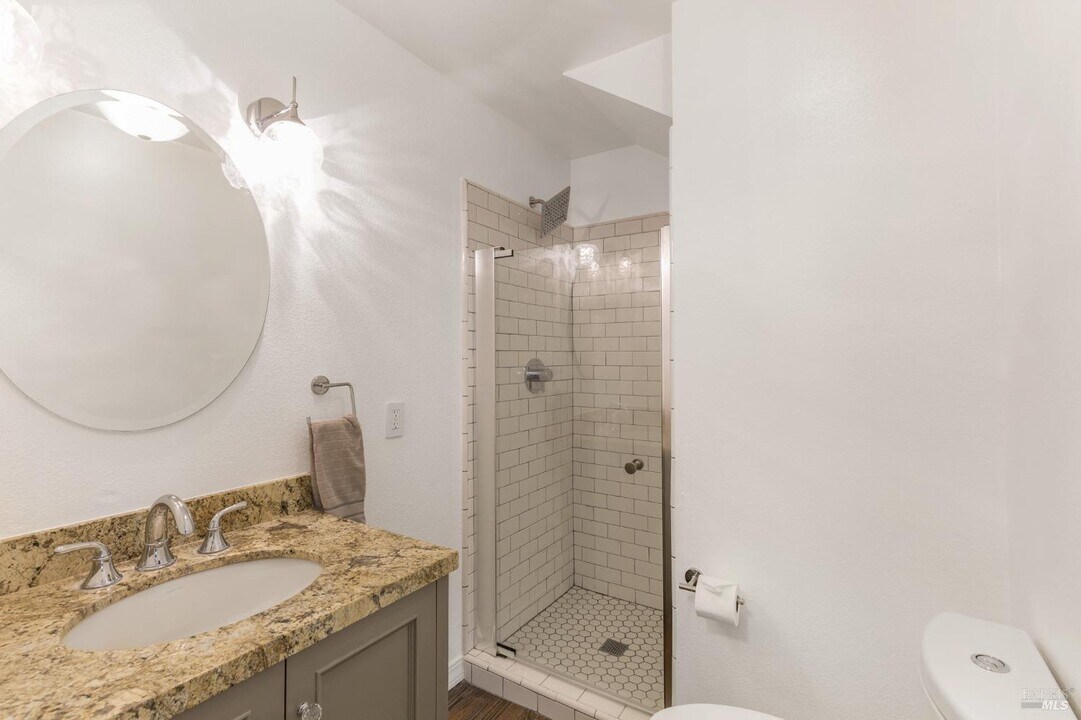 1269 Victoria Dr in St Helena, CA - Building Photo