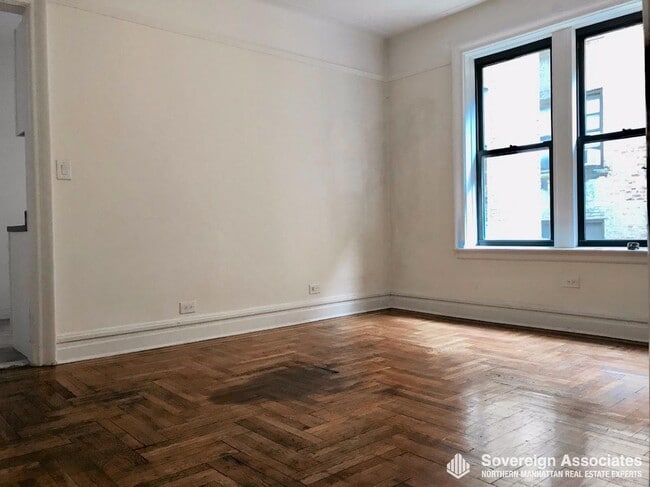 property at 21 Magaw Pl