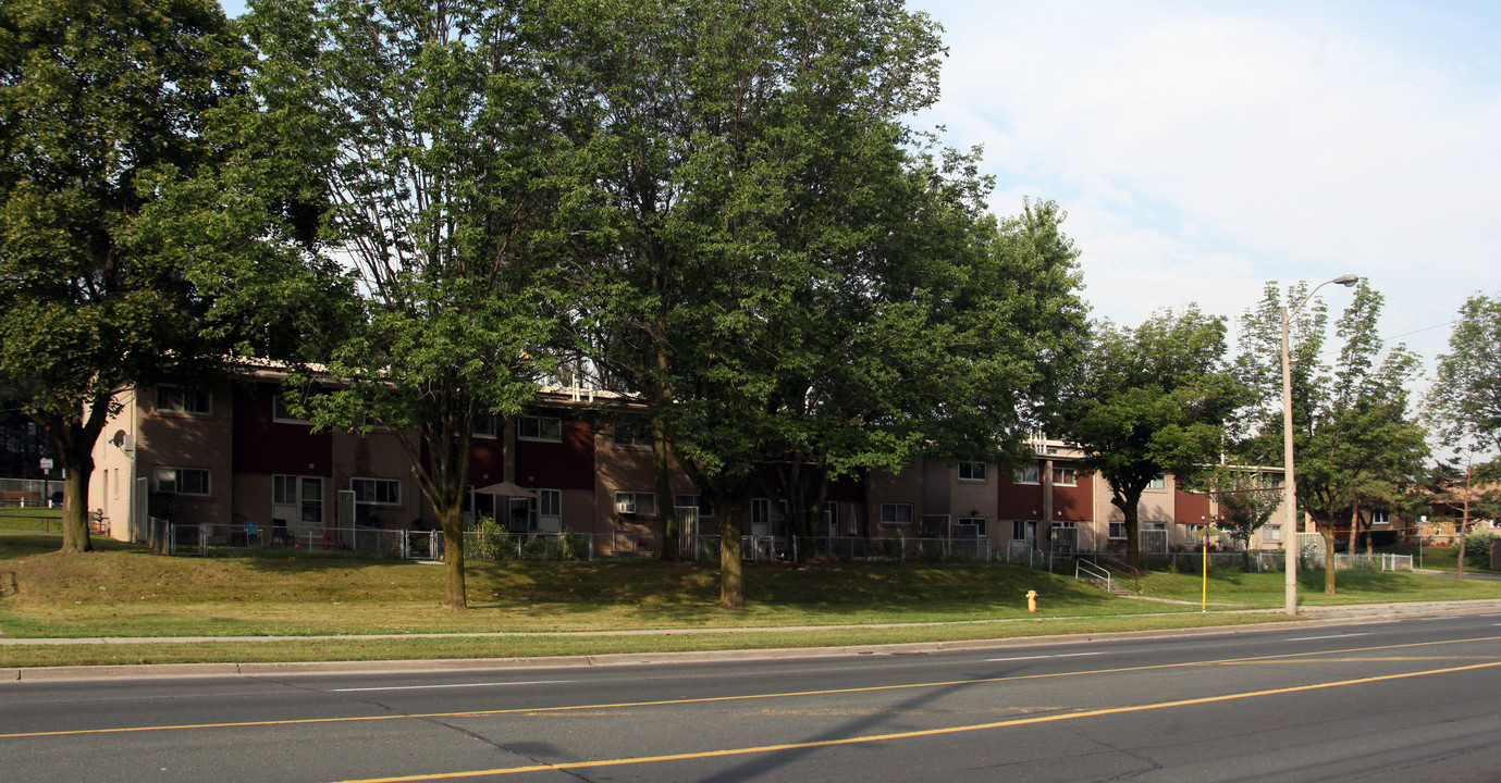 Albion Shendale in Toronto, ON - Building Photo