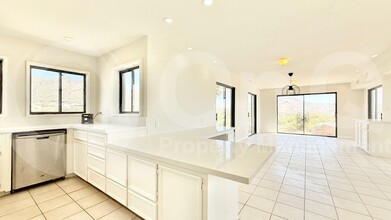 11602 E Manana Rd in Cave Creek, AZ - Building Photo - Building Photo