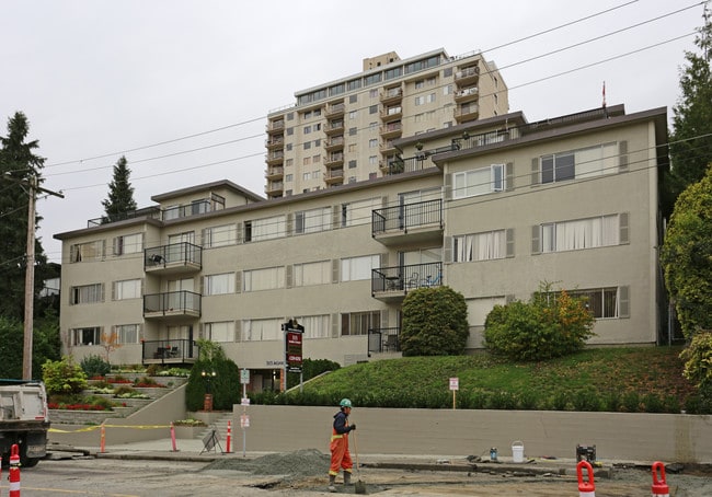 Royal Ridge Apartments