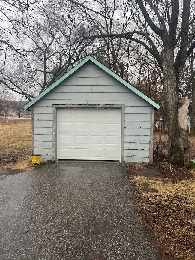 1536 N Viking Dr in Reedsburg, WI - Building Photo - Building Photo