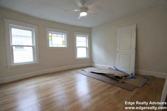 40 Union St, Unit 4 in Boston, MA - Foto de edificio - Building Photo