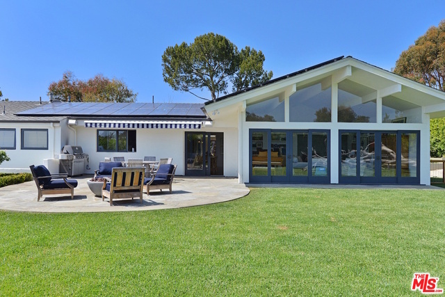 7238 Birdview Ave in Malibu, CA - Foto de edificio