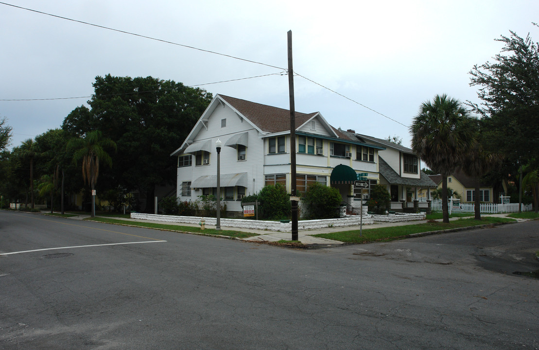 700 5th St N in St. Petersburg, FL - Building Photo