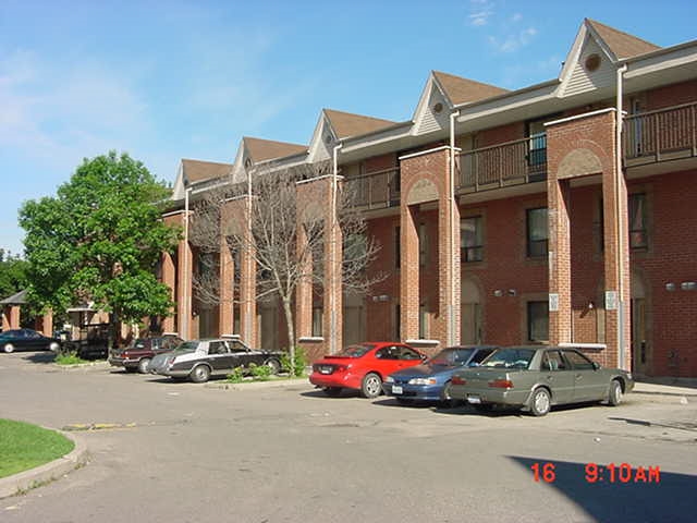 Wilson Village in Oshawa, ON - Building Photo