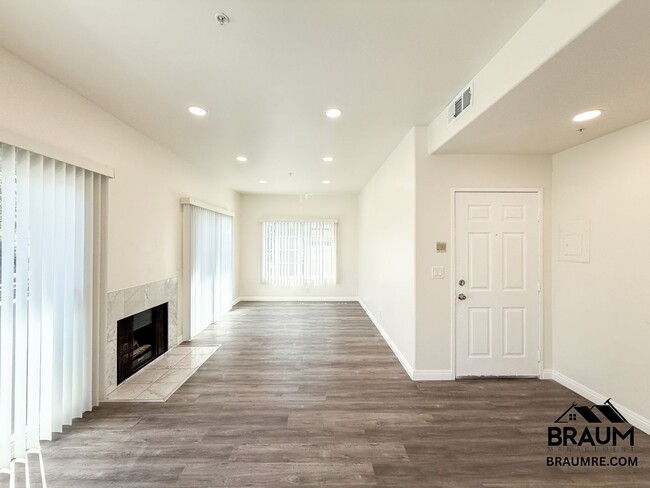 11035 Moorpark St in Los Angeles, CA - Building Photo - Building Photo