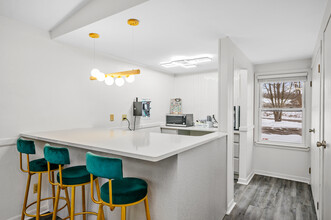 Sugar Plum Apartments in Traverse City, MI - Foto de edificio - Building Photo