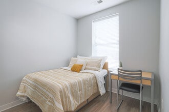 Lancaster Apartments in Champaign, IL - Building Photo - Interior Photo