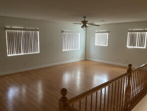 7949 Mosaic Harbor Ave in Las Vegas, NV - Foto de edificio - Building Photo