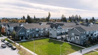 8509-8158 158 St in Surrey, BC - Building Photo