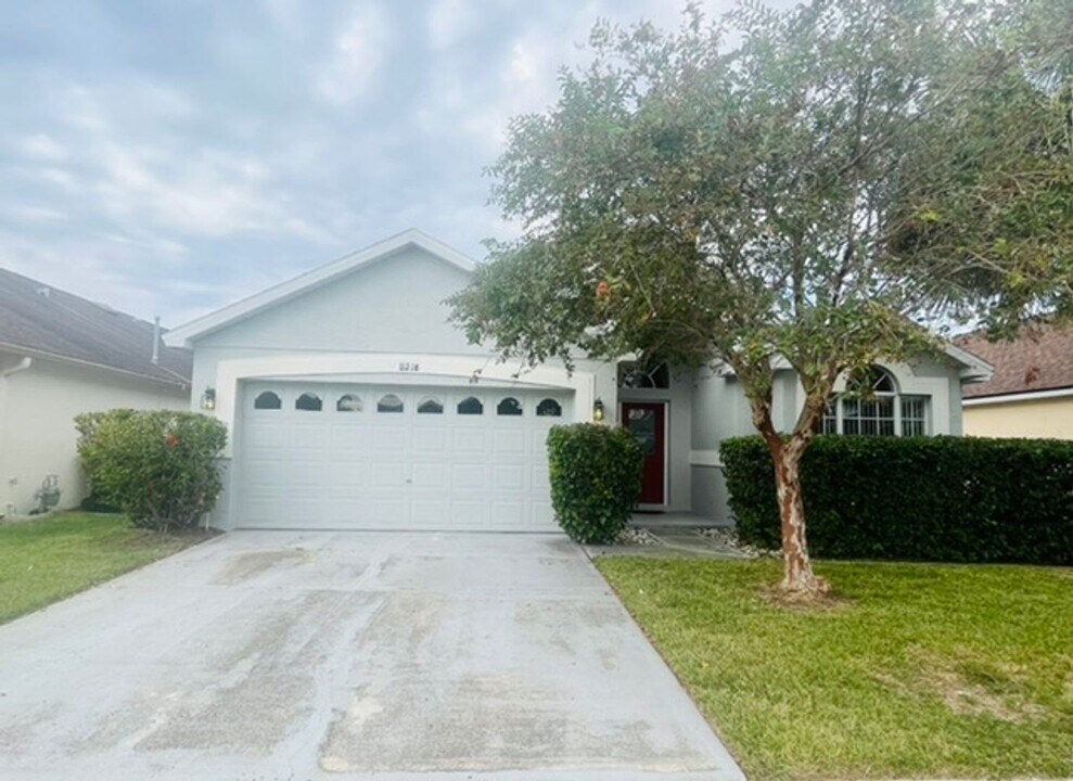 11218 Crystal Glen Blvd in Orlando, FL - Building Photo