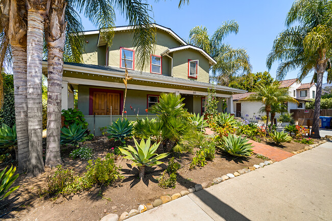 1111 Quinientos St in Santa Barbara, CA - Building Photo - Building Photo