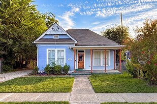 220 Leigh St in San Antonio, TX - Building Photo