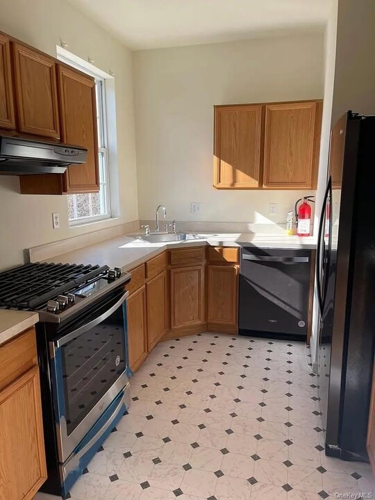 103 Pipetown Hill Rd in Nanuet, NY - Building Photo