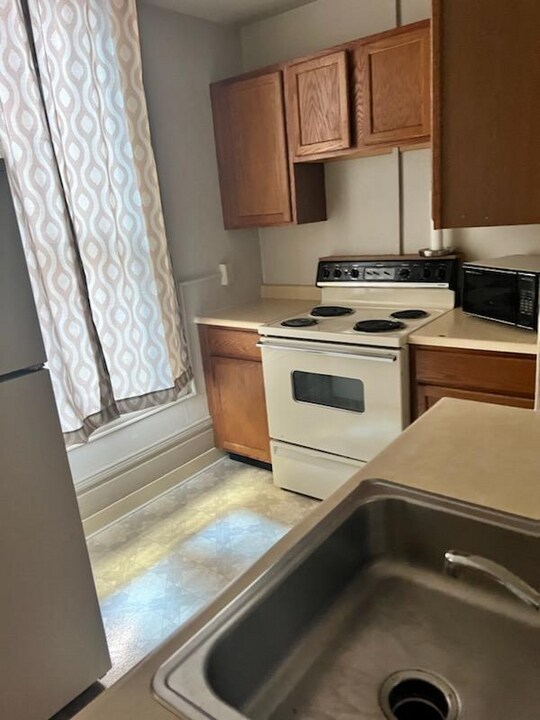 2 4th Ave SE-Unit -10 in Conrad, MT - Building Photo