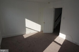 221 E Wood St in Norristown, PA - Building Photo - Building Photo