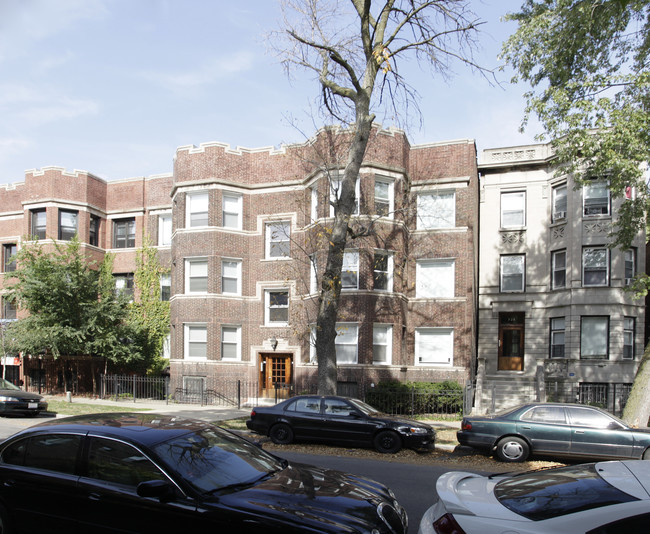 740 W Cornelia Ave in Chicago, IL - Foto de edificio - Building Photo