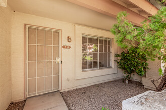 5808 E Brown Rd in Mesa, AZ - Building Photo - Building Photo