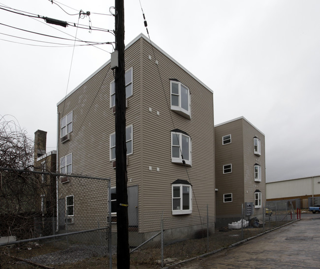 230 Kaighns Ave in Camden, NJ - Building Photo - Building Photo