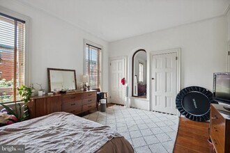 2205 Mount Vernon St, Unit 2 in Philadelphia, PA - Foto de edificio - Building Photo