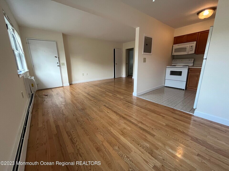 1515 Allen Ave-Unit -3 in Ocean Township, NJ - Building Photo