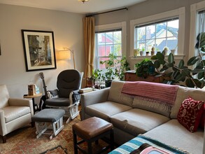 11 Eustis St, Unit 1T in Cambridge, MA - Foto de edificio - Building Photo