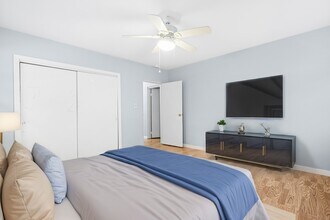 300 Barclay Rd in Chapel Hill, NC - Foto de edificio - Building Photo