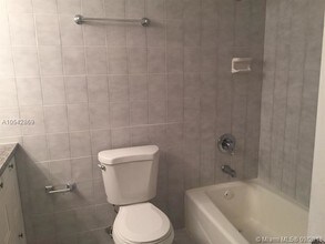 3895 W 11th Ave-Unit -7 in Hialeah, FL - Building Photo - Building Photo