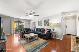 131 Beverly Hl Ter in Woodbridge Township, NJ - Building Photo - Building Photo