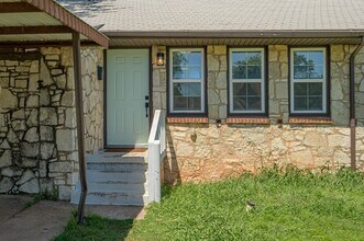 713 NE 34th Terrace in Oklahoma City, OK - Building Photo - Building Photo