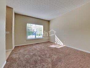 2106 Prairie Clover Dr in Lebanon, OH - Building Photo - Building Photo