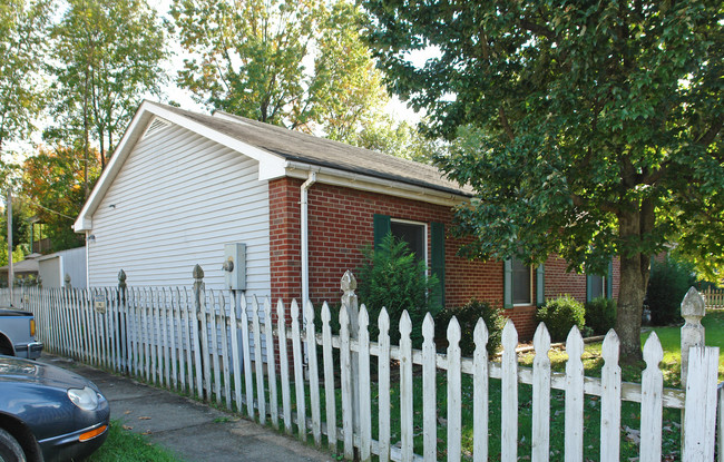 1500 Lee St in Charleston, WV - Building Photo - Building Photo