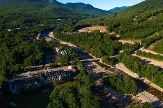 48 Cooper Memorial Dr, Unit 203 in Lincoln, NH - Building Photo - Building Photo