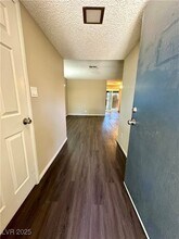 6114 Meadowgrass Ln in Las Vegas, NV - Building Photo - Building Photo