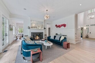 118 Water Mill Towd Rd in Water Mill, NY - Building Photo - Building Photo