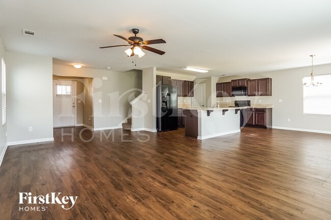 4778 Woodford Cir in Bessemer, AL - Foto de edificio - Building Photo