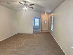 103 Lucy Cove in Hutto, TX - Building Photo - Building Photo