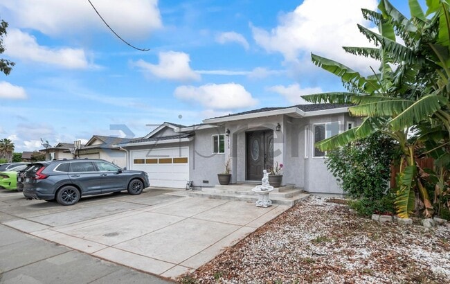 property at 1416 Rue Avati