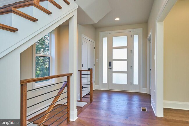 6845 Churchill Rd in McLean, VA - Building Photo - Building Photo