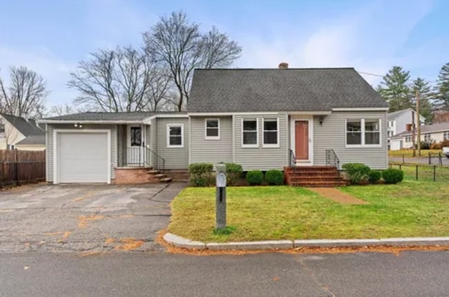 55 Henriette St in Manchester, NH - Building Photo - Building Photo