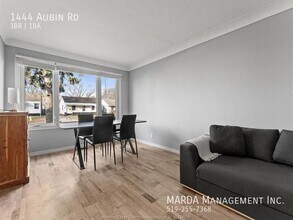 1444 Aubin Rd in Windsor, ON - Building Photo - Building Photo