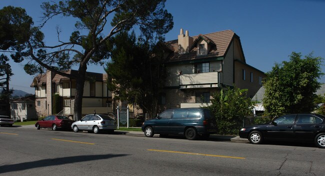 Commerce Apartments 2 in Tujunga, CA - Building Photo - Building Photo
