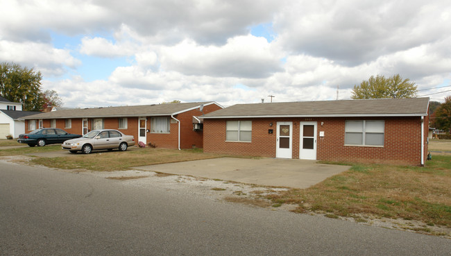 2008-2010 Elizabeth St in Belpre, OH - Foto de edificio - Building Photo