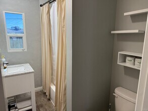 1040 Canosa Ave in Las Vegas, NV - Building Photo - Building Photo