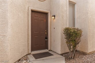 1637 Eagle Peak Way in Las Vegas, NV - Building Photo - Building Photo