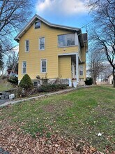 19 High St in Plymouth, CT - Building Photo - Building Photo