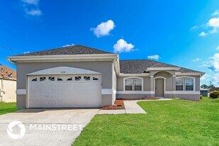 4318 9th St W in Lehigh Acres, FL - Building Photo