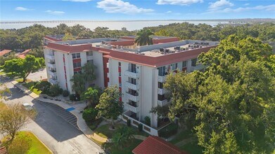 2630 Pearce Dr in Clearwater, FL - Foto de edificio - Building Photo